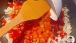 Bryan Domani Masak Shakshouka, Menu Sarapan Praktis dan Sehat