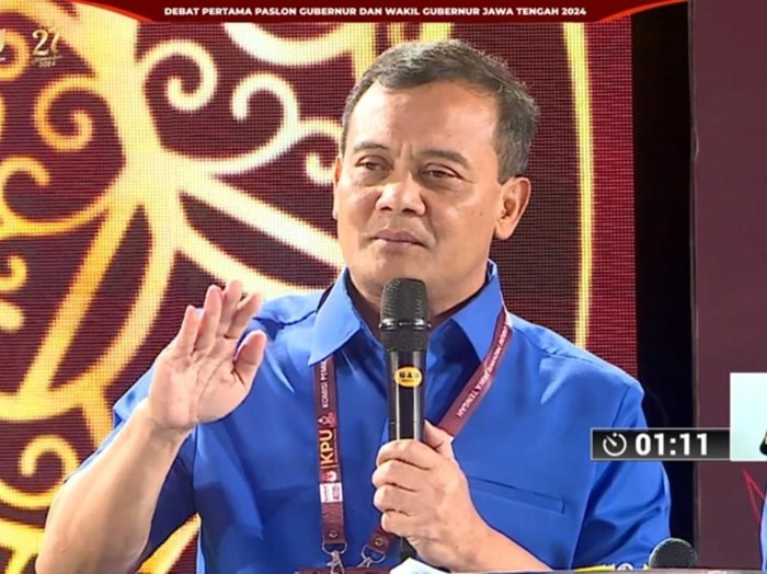 Cagub Jateng Ahmad Luthfi saat debat perdana Pilkada Jateng