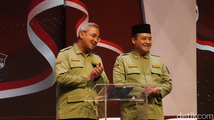 Calon Wali Kota dan Wakil Wali Kota Bandung Muhammad Farhan-Erwin