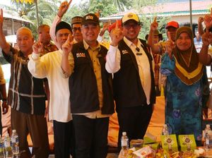 Nuryanto-Hardi Temui Warga Pulau Abang, Transportasi-Listrik Jadi Keluhan