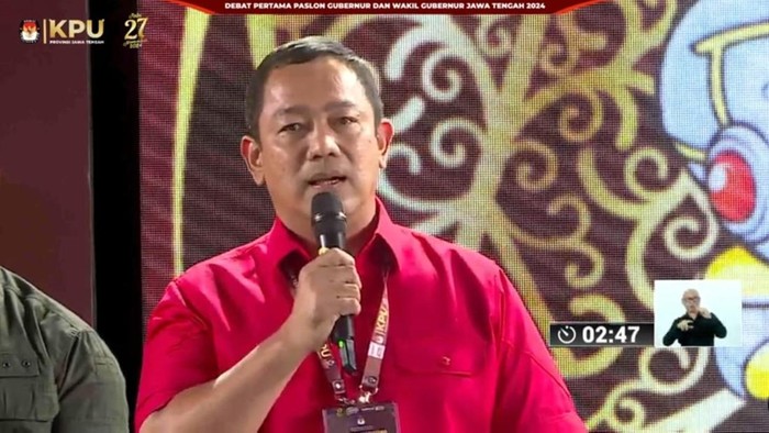 Cawagub Jateng Hendrar Prihadi (Hendi) dalam debat Pilkada Jateng 2024