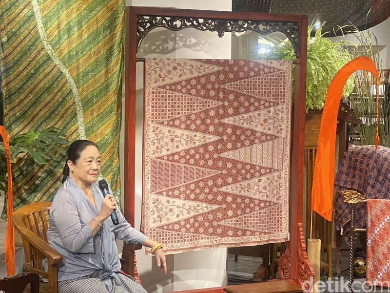 Desainer Obin di Ulang Tahun ke-17 Alun Alun Indonesia