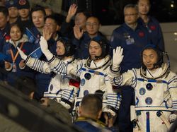 Detik-detik China Luncurkan Misi Luar Angkasa Shenzhou-19
