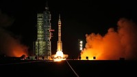 A Long March rocket with a Shenzhou-19 spacecraft atop takes off from the Jiuquan Satellite Launch Center in Jiuquan, northwestern China in the early hours of Wednesday, Oct. 30, 2024. (AP Photo/Ng Han Guan)