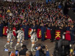 Detik-detik China Luncurkan Misi Luar Angkasa Shenzhou-19