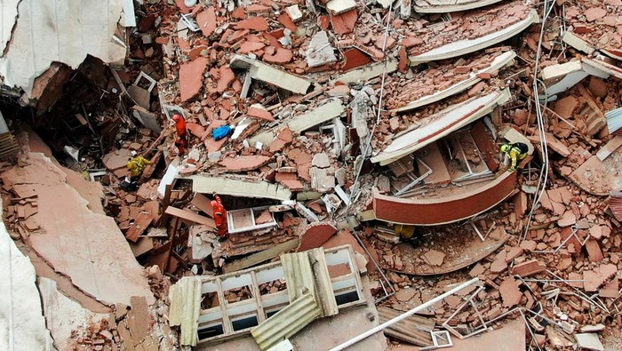 Hotel Dubrovnik di Villa Gesel, Argentina runtuh, Selasa (29/10/2024) waktu setempat. Akibatnya, seorang pria tua tewas dan belasan orang dilaporkan hilang.