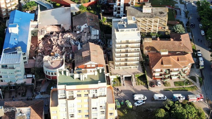 Hotel Dubrovnik di Villa Gesel, Argentina runtuh, Selasa (29/10/2024) waktu setempat. Akibatnya, seorang pria tua tewas dan belasan orang dilaporkan hilang.