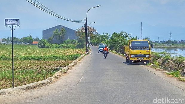 Jalan Spektakuler di Cikoneng, Kabupaten Bandung