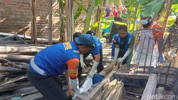 Mayat perempuan dalam kresek di Sidoarjo.