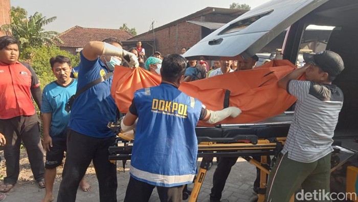 Mayat perempuan dalam kresek di Sidoarjo.