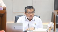 Menteri Ketenagakerjaan (Menaker) Yassierli melaporkan perkembangan pailitnya Sritex kepada komisi IX DPR RI di Gedung Parlemen, Senayan, Jakarta, Rabu (30/10/2024).