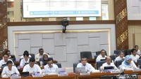 Yassierli juga menceritakan sudah bertemu dengan Presiden Prabowo Subianto, Menteri Keuangan Sri Mulyani Indrawati, dan Menteri Koordinator Bidang Perekonomian Airlangga Hartarto yang membahas Sritex. Pertemuan itu membahas upaya penyelesaian kasus ini.