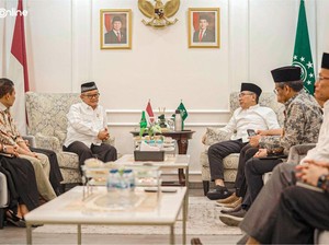 Mendikdasmen Muti Temui Ketum PBNU Gus Yahya Bahas Pendidikan Berbasis Komunitas