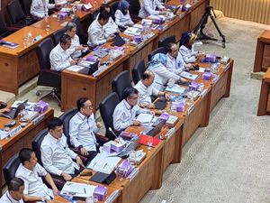 Video Menaker Ungkap Program Prioritas Prabowo: Tingkatkan Lapangan Kerja