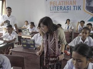 Kunker ke Kupang, Menkomdigi Ungkap Pentingnya Konektivitas Berkeadilan