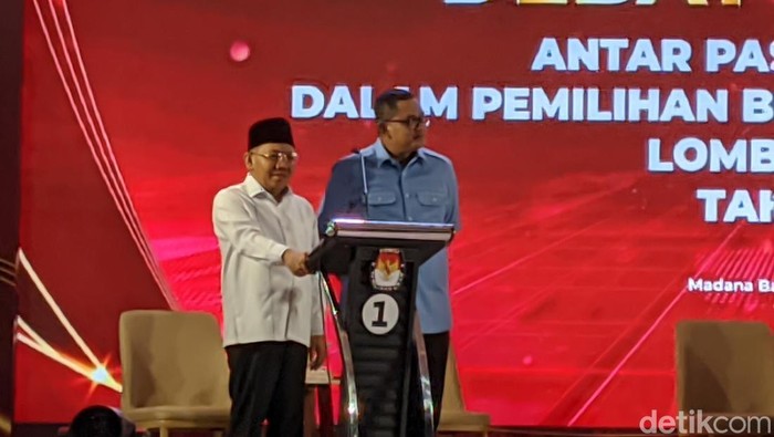 Najmul Akhyar dan Kusmalahadi Syamsuri saat debat Pilbup Lombok Utara, Rabu (30/10/2024).