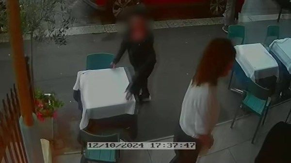 Ogah Bayar Makanan, Pengunjung Ini Serang Pemilik Resto hingga Terluka