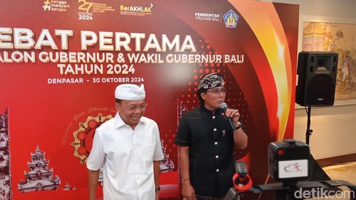 Pasangan Wayan Koster-Giri Prasta memberi keterangan pers setelah debat perdana Pilgub Bali 2024 di Denpasar, Rabu (30/10/2024).