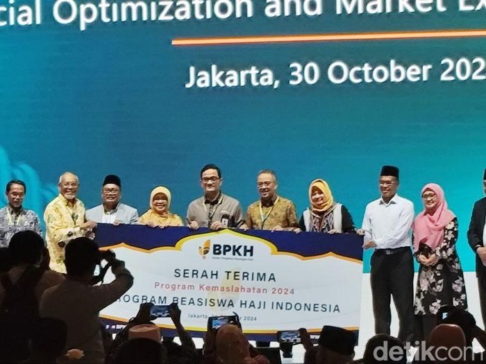 Peluncuran Beasiswa Haji Indonesia dalam acara The 6th International Hajj Fund Forum di Jakarta, Rabu (30/10/2024).