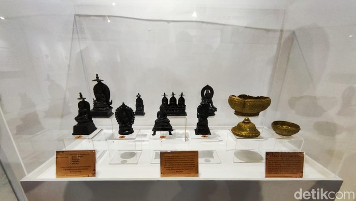 Replika benda cagar budaya berupa emas yang ditemukan di Wonoboyo, Jogonalan, menjadi koleksi Museum Daerah Klaten. Foto diunggah Rabu (30/10/2024).