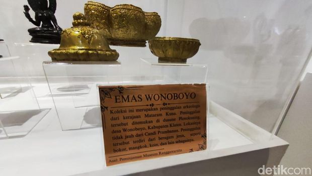 Replika benda cagar budaya berupa emas yang ditemukan di Wonoboyo, Jogonalan, menjadi koleksi Museum Daerah Klaten. Foto diunggah Rabu (30/10/2024).