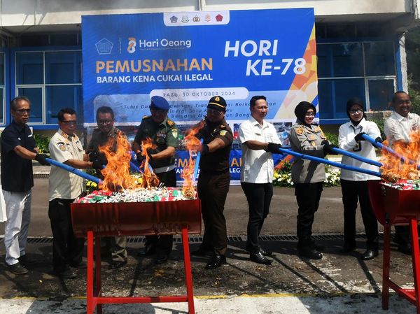 Barang Kena Cukai Ilegal Berakhir di Pembakaran