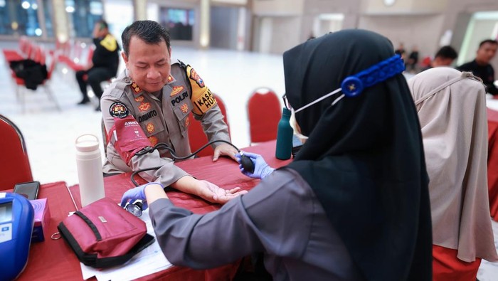 Polres se-Jatim Gelar Donor Darah Serentak
