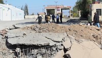 Militer Israel mengatakan pada Jumat bahwa mereka menyerang lokasi produksi senjata dan markas intelijen Hizbullah di Beirut serta target Hizbullah di sekitar penyeberangan perbatasan Jousieh di Lembah Bekaa utara. REUTERS/Firas Makdesi