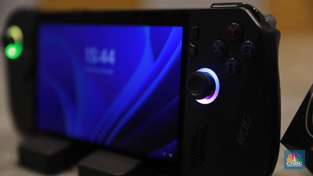 Profil ROG Ally X (2024) | Gaming Handhelds. (CNBC Indonesia/Muhammad Sabki)
