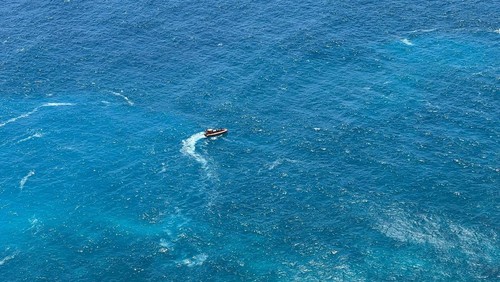 Proses pencarian siswa asal Sumedang yang hilang di Pantai Kelingking, Nusa Penida, Rabu (30/10/2024).