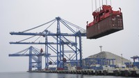 Pelabuhan yang dibangun untuk menahan 8,5 gempa bumi ini akan mempersingkat pelayaran barang dari Amerika Selatan ke China selama 45 hari hingga 10 hari. Pelabuhan Chancay akan memiliki empat tempat berlabuh untuk kapal, dermaga sepanjang 1.500 meter, dan pemecah gelombang sepanjang 2,7 kilometer untuk berlabuh kapal dengan aman.
