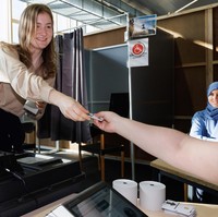 Elisabeth yang bergelar Duchess of Braban adalah putri dari Ratu Mathilde dan Raja Philippe. Ia menjadi calon ratu setelah hukum keluarga kerajaan berubah 10 tahun lalu saat ditetapkan bahwa anak kelahiran pertama baik pria maupun wanita berhak meneruskan tahta. Foto: Instagram @belgianroyalpalace