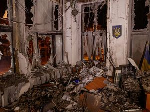 Serangan Rusia Hancurkan Bangunan Bersejarah di Kharkiv Ukraina
