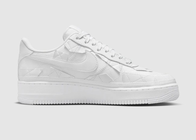 Sneakers Putih Kekinian