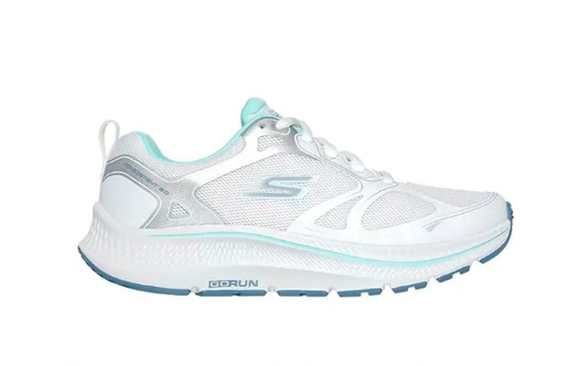 Sneakers Putih Kekinian