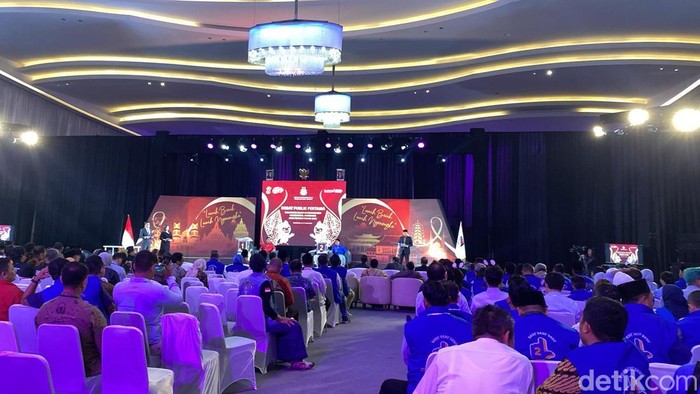 Suasana Debat pertama Pilgub Jateng 2024 di MCC Semarang, Rabu (30/10/2024).