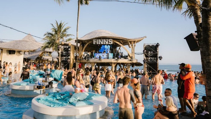 Suasana di Finns Beach Club. (Dok. Finns Beach Club)