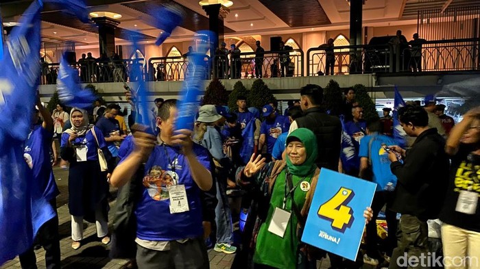 Suasana jelang debat paslon Pilwalkot Bandung 2024.