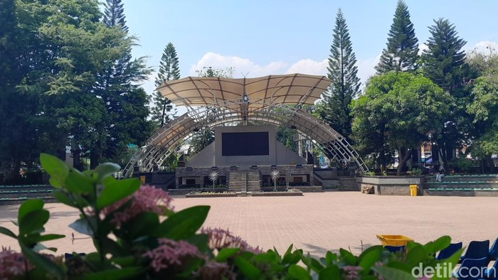 Taman Purawisesa Purwakarta