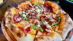 Resto Panorama Air Terjun di Depok Ini Punya Cobek Udang dan Pizza Enak