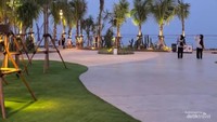 Suasana sore di Aloha PIK 2.