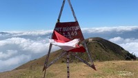 Pemandangan dipuncak gunung Guntur