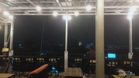 Penerangan lampu menanbah syahdunya malam