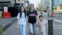 Eleanor jalan-jalan bersama Ussy dan adiknya, Saka. (Foto: dok Instagram)