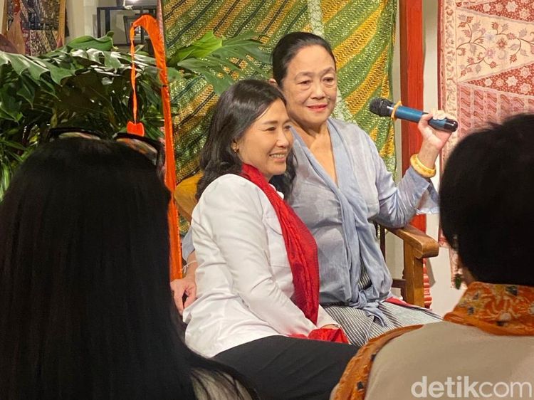 Foto: Minggu Pertama Veronica Tan Jadi Wamen, Ikut Talkshow Belajar Berkebaya