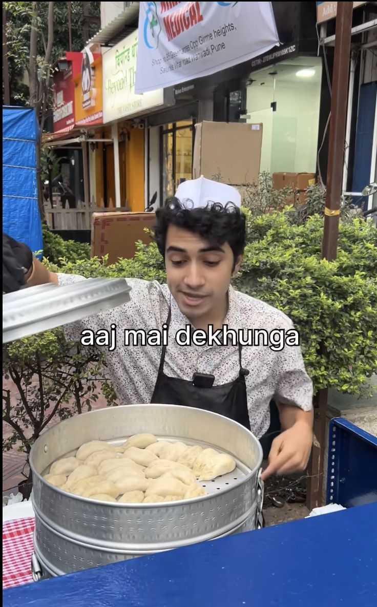 YouTuber Ungkap Cuan Penjual Makanan Kaki Lima, Sehari Raup Rp 2,5 Juta
