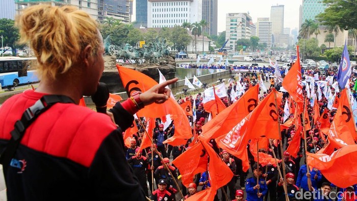 Partai Buruh dan aliansi buruh akan menggelar unjuk rasa di kawasan Patung Kuda, Jakarta, Kamis (31/10/2024). Mereka menuntut agar Omnibus Law UU Cipta Kerja dicabut.