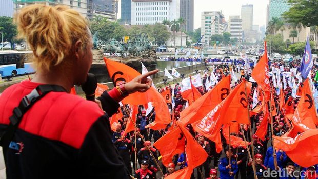 Partai Buruh dan aliansi buruh akan menggelar unjuk rasa di kawasan Patung Kuda, Jakarta, Kamis (31/10/2024). Mereka menuntut agar Omnibus Law UU Cipta Kerja dicabut.