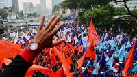 Aksi ini dilakukan untuk mengawal putusan Mahkamah Konstitusi (MK) Nomor Perkara 40 tentang Klaster Ketenagakerjaan dalam UU Nomor 6 Tahun 2023 tentang Penetapan Perppu Nomor 2 Tahun 2022 tentang Cipta Kerja menjadi Undang-Undang.