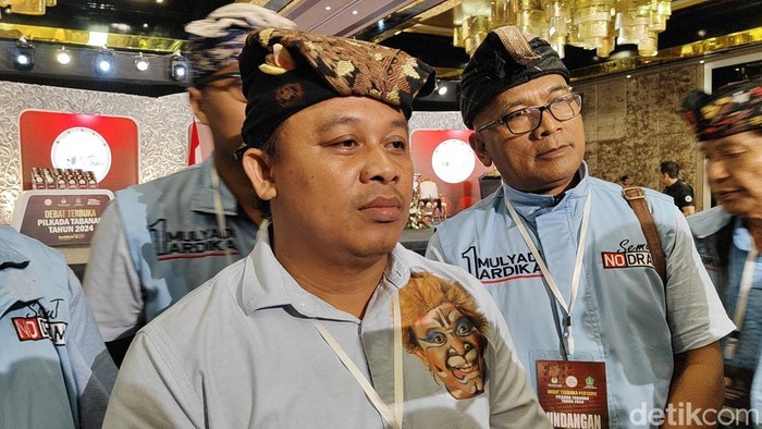 Calon wakil bupati Tabanan, nomor urut dua, I Nyoman Ardika usai debat pertama Pilbup Tabanan, Kamis (31/10/2024).  (Agus Eka/detikBali)